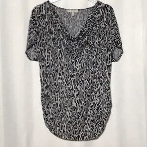 Chaus Black & White V-Neck Short Sleeve Animal Print Top